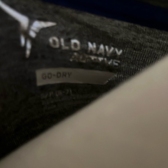 Like New Old Navy Active Charcoal Tee - Picture 5 of 16